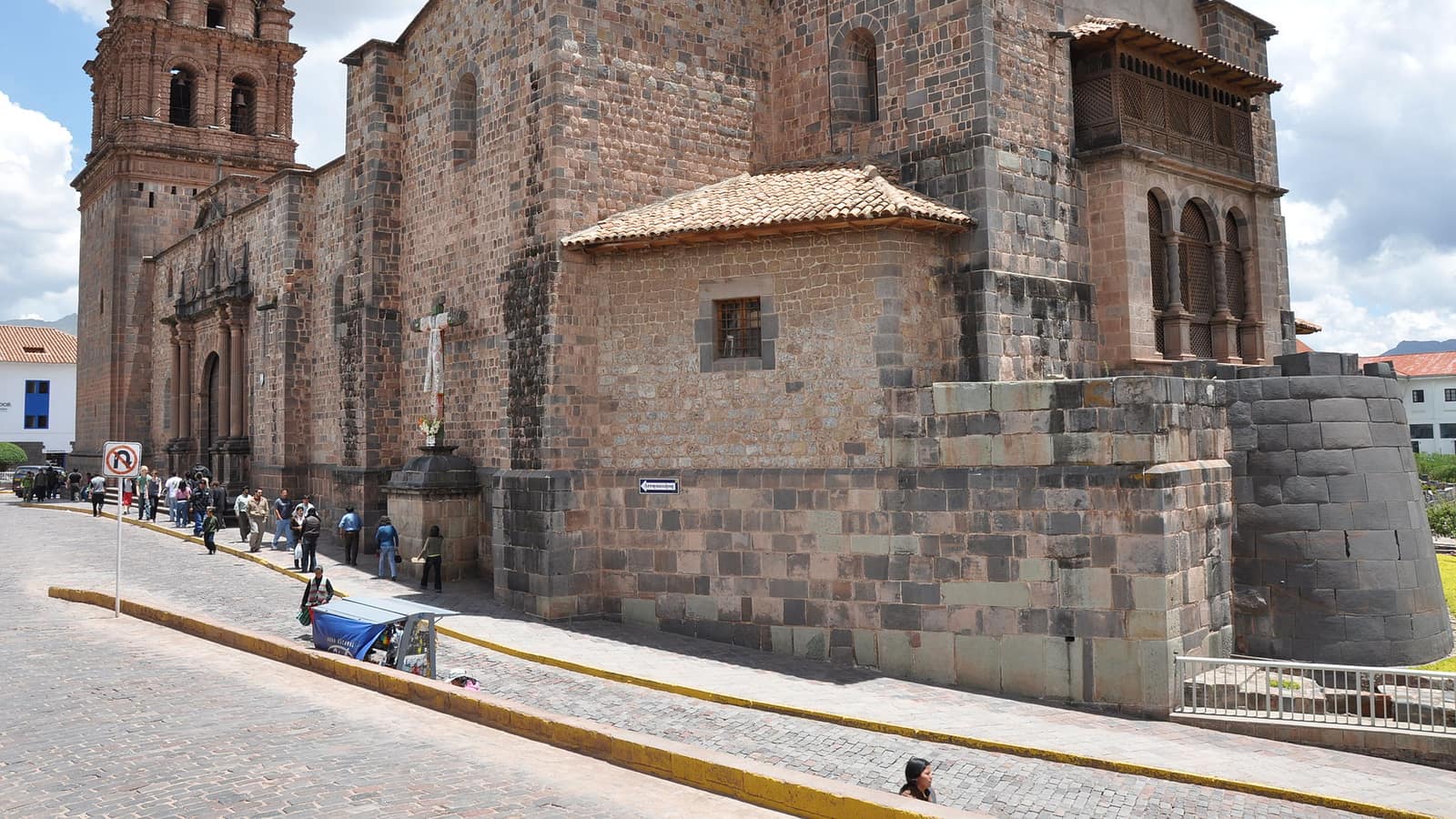 Coursed Inka masonry fitted without mortar in a Cusco street wall